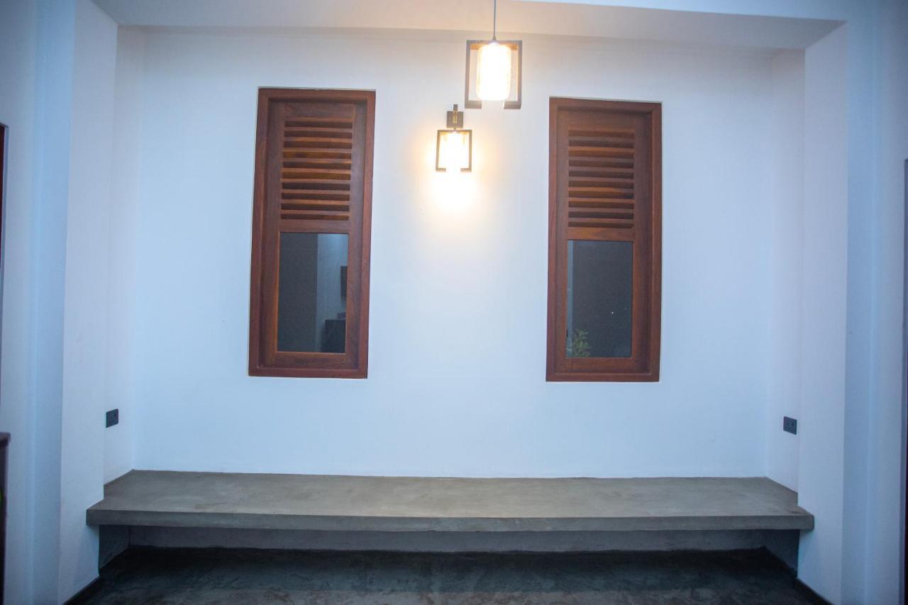 The Shades Galle Bagian luar foto